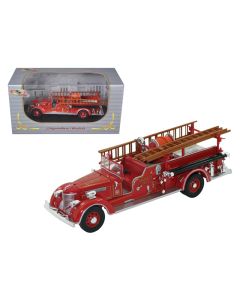 1939 Packard Fire Engine Truck Red 1/32 Diecast Model - Signature Models