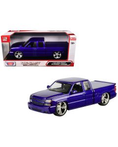 2006 Chevrolet Silverado Diecast Model Car 1/25 Blue Metallic Motormax