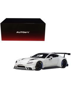 2018 Aston Martin Vantage GTE Le Mans PRO 1/18 Model Car White Carbon Accents Autoart