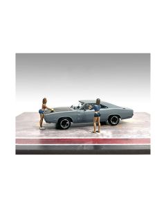 1/43 American Diorama Car Wash Girls Jessica & Jennifer 2pc Figure Set