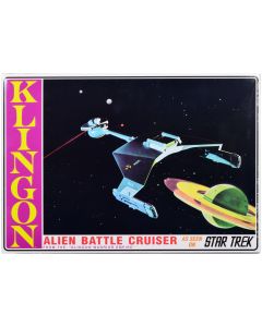 1966-1969 Star Trek Klingon Battle Cruiser Model Kit 1/650 Scale AMT