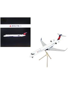 2007 Bombardier CRJ700 Delta Air Lines Diecast Model Airplane 1/200 Gemini 200