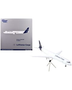 2023 Airbus A321P2F Lufthansa Cargo Diecast Model Airplane 1/200 Gemini 200